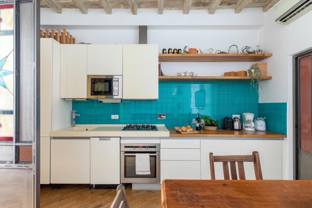 Ferienwohnung Iflat Colorful And Wood Near The Synagogue Rom Exterior foto